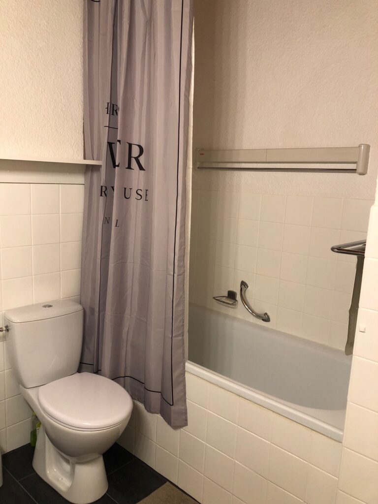 Salle de bain, WC et lave-linge Location appartement Anzère, salle de bain, WC, baignoire, lave-linge